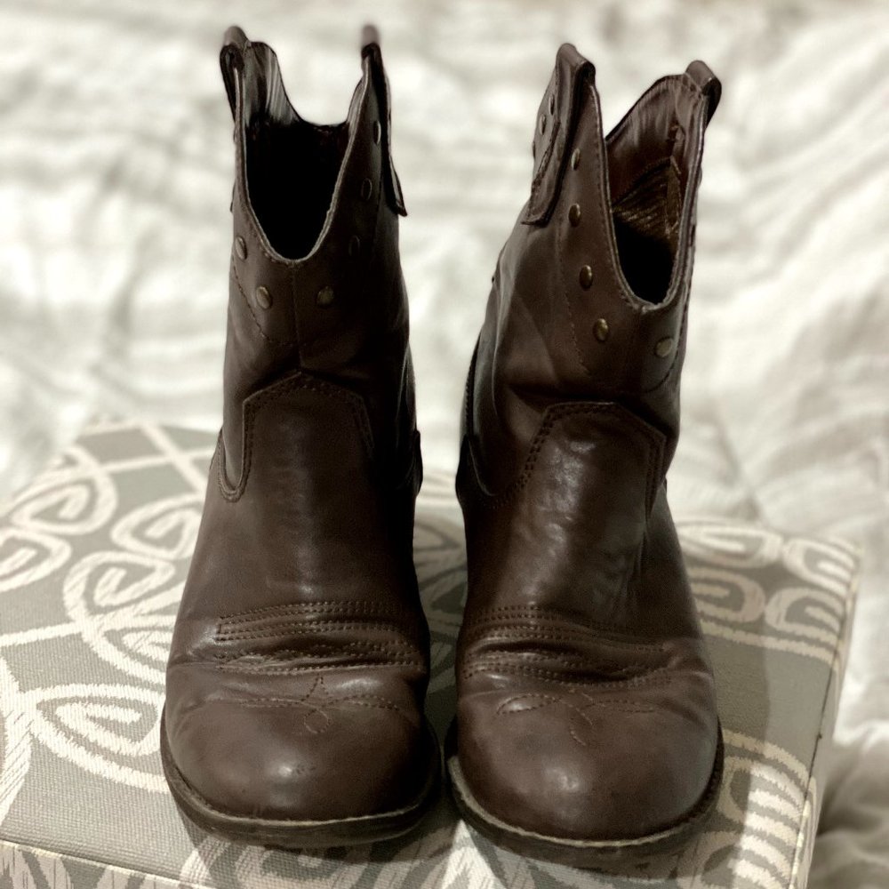 Mini cowboy boots with studs